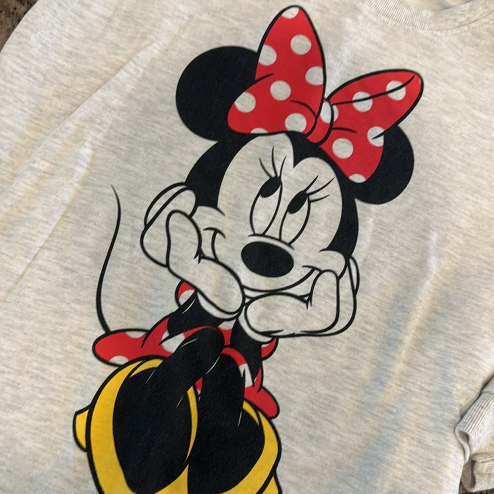 Minnie Mouse shirts and socks - Picture 7 of 7